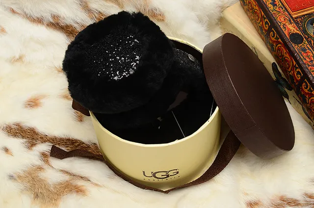 Boné com faixa preto e dourada fluffy faux fur glitter-accented 16