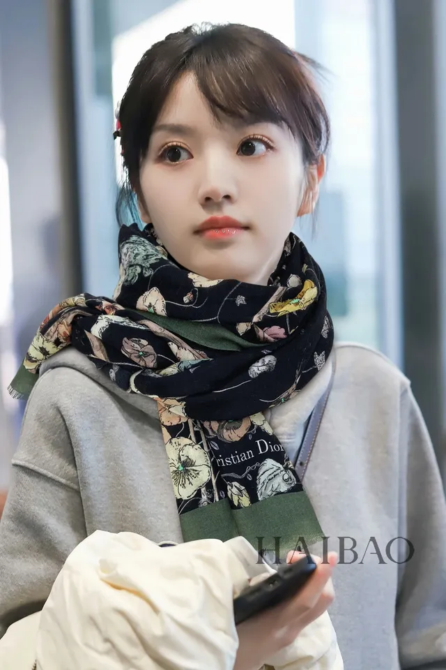 Black Green Floral-Print Bordered Shawl 2