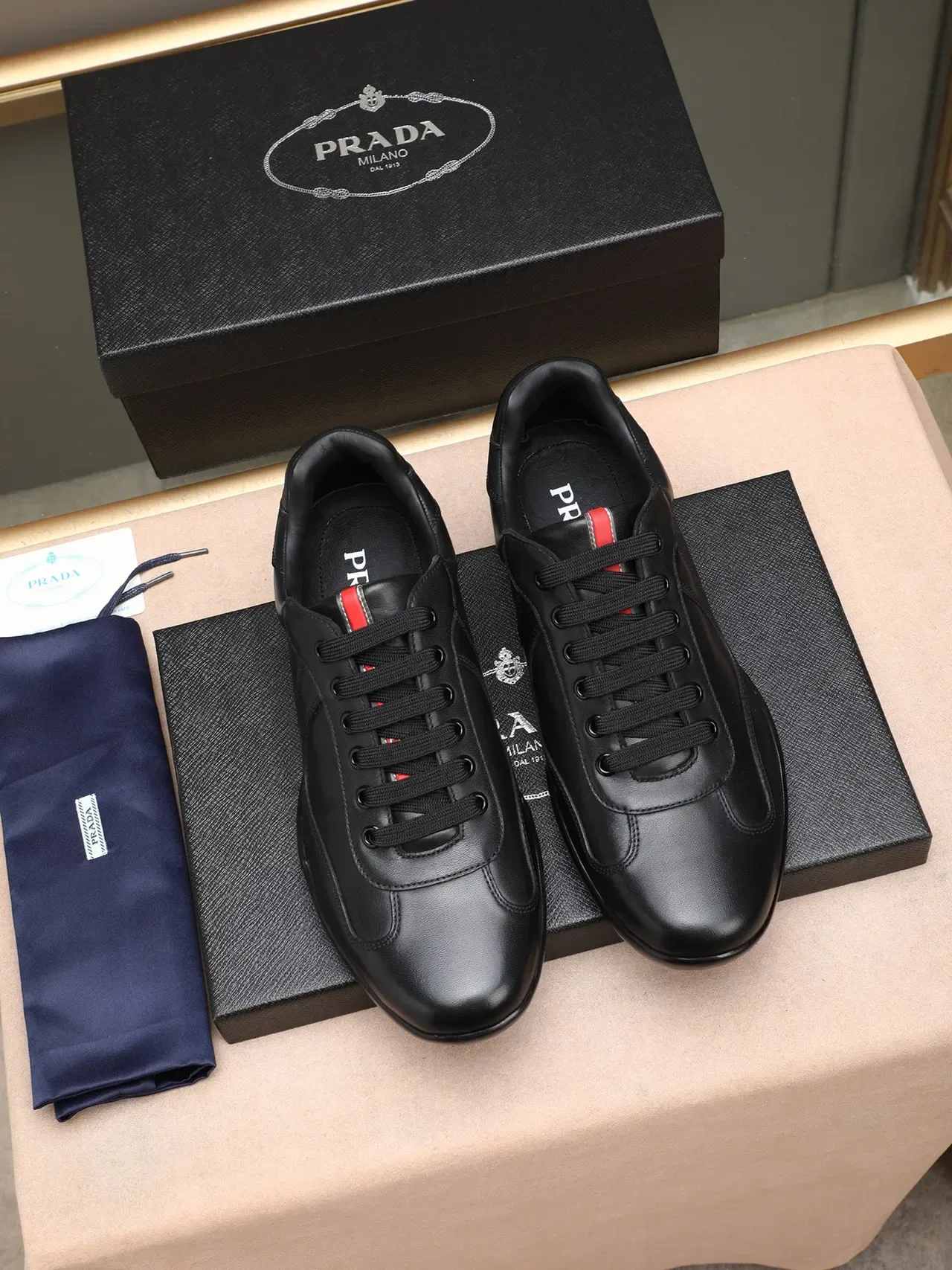 Black Leather Lace-Up Casual Shoe 3