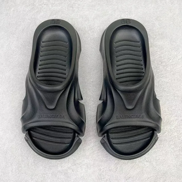 Black Molded Monolithic Sculpted Cutout Slippers 9