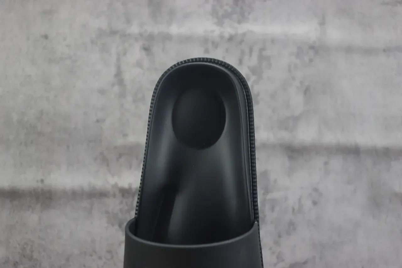Black Molded Rubber Slide Slipper 3