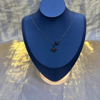 Colar com pingente de estrela dupla preto marinho corrente de metal escuro