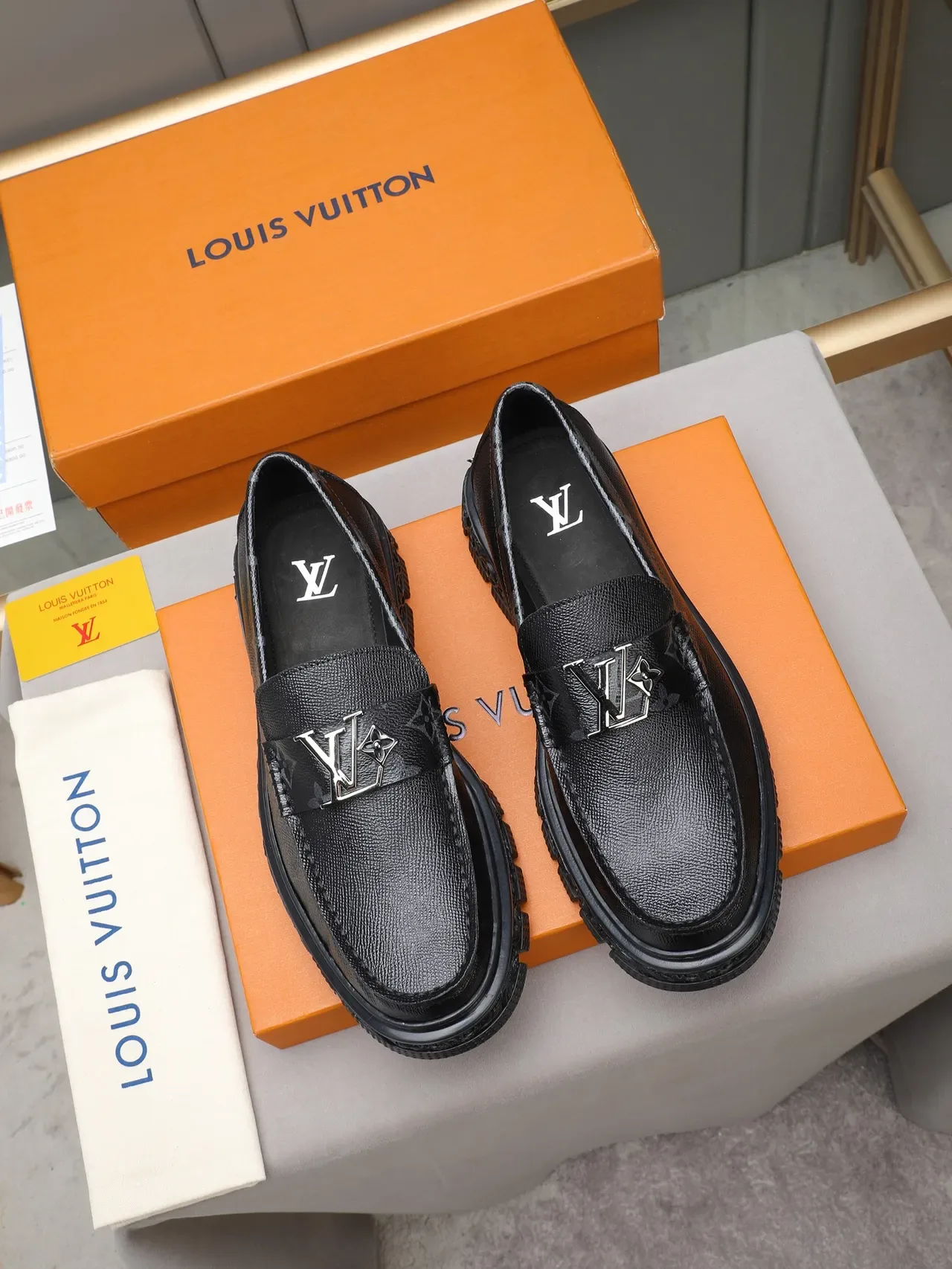 Black Textured Pebbled Leather Ornate Carved Sole Loafer 3