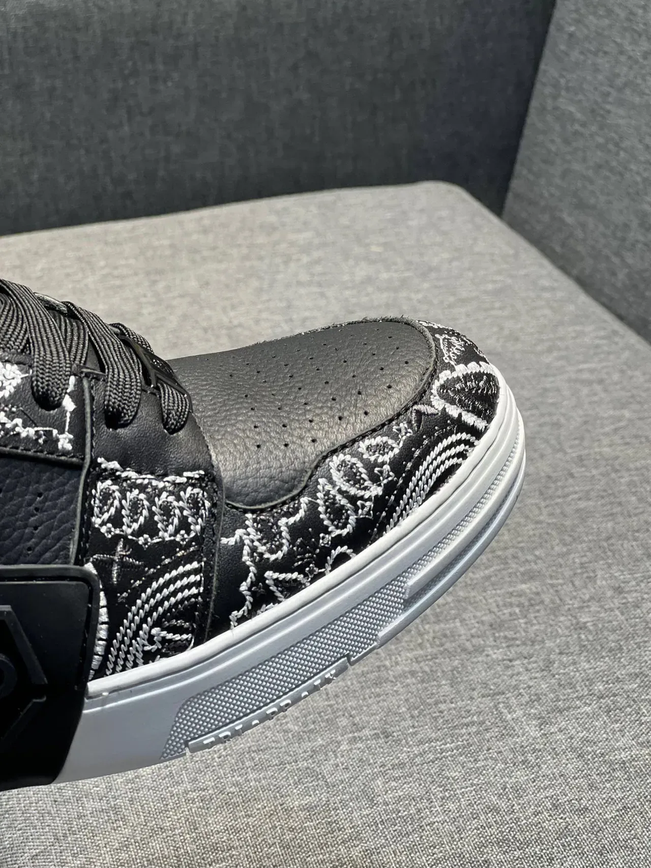 Black White Leather Upper Quilted Padded Collar Sneakers 8