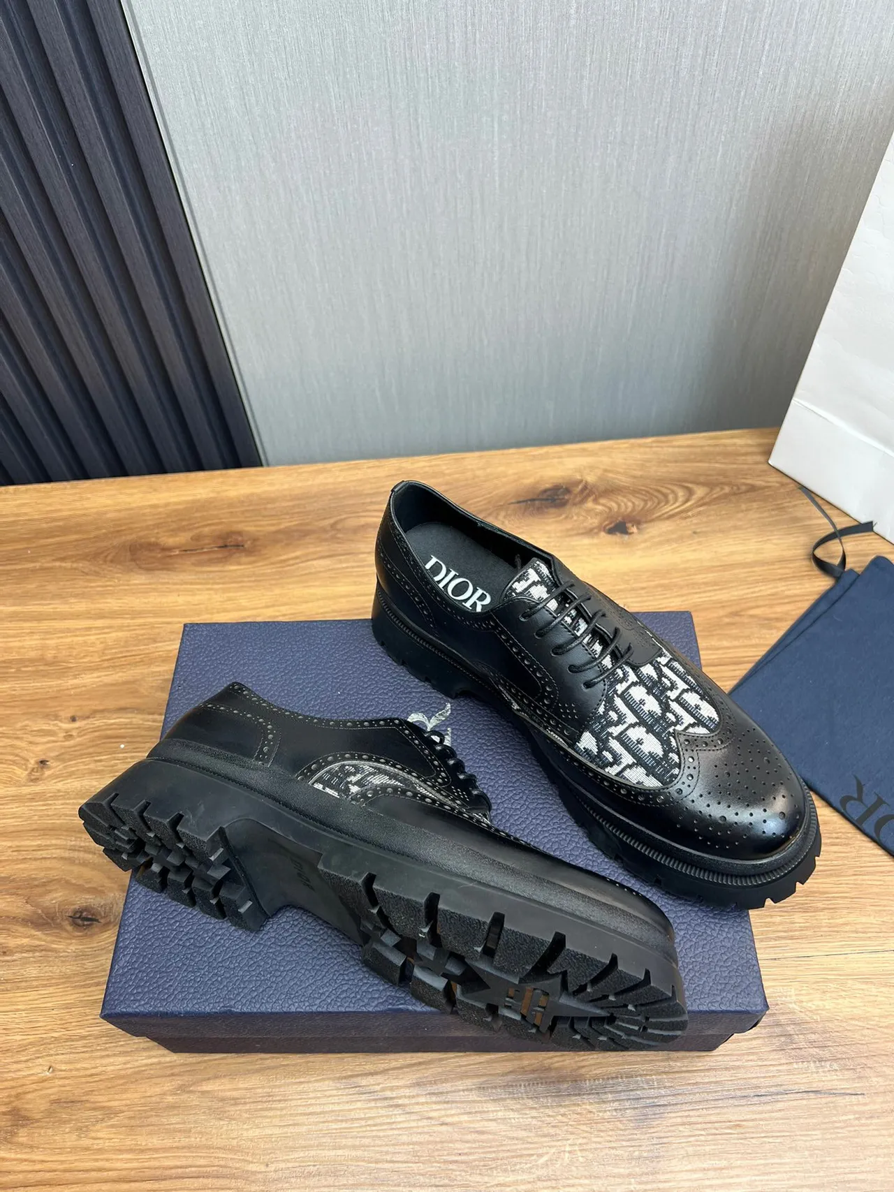 Brogue Negro Blanco Panel Monogramado 5