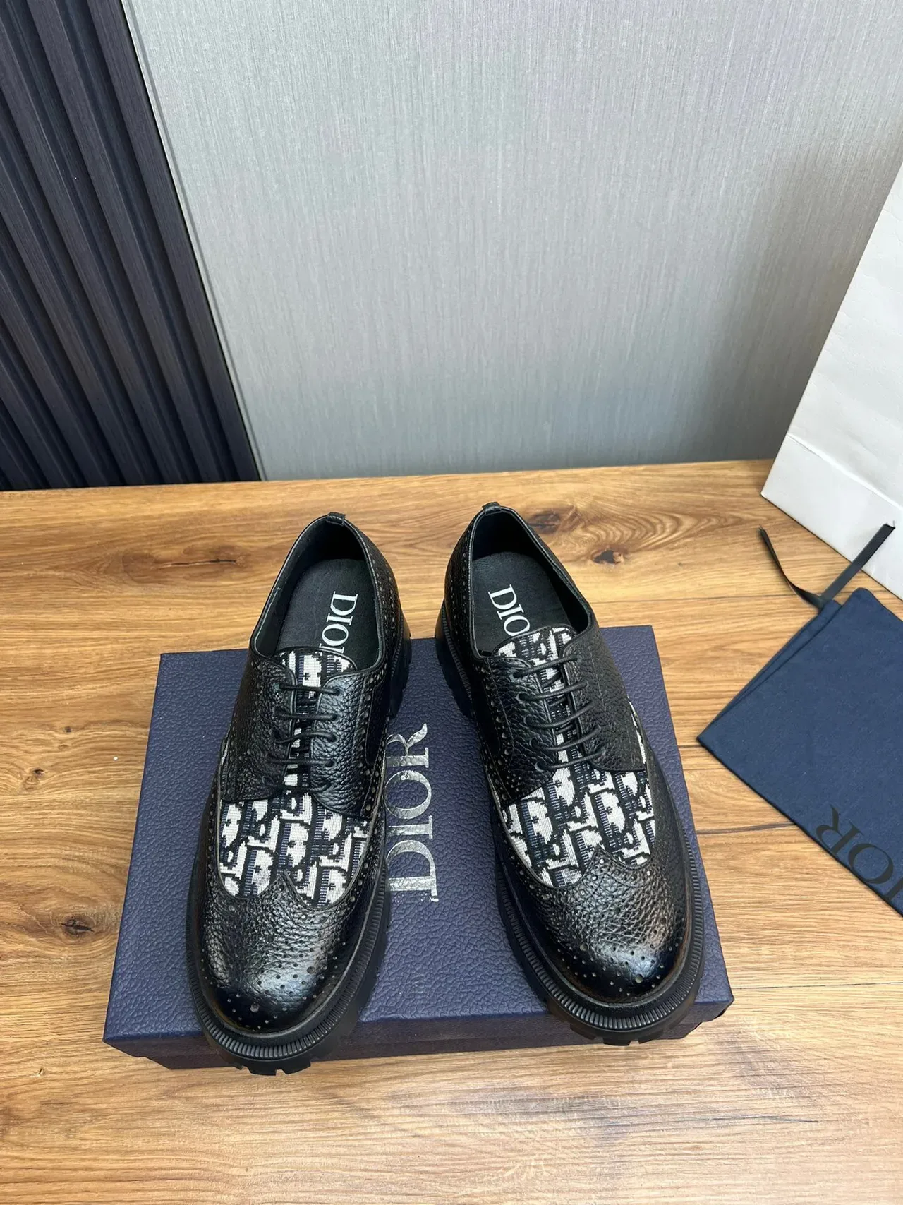 Black White Textured Pebbled Leather Perforations Brogue 2