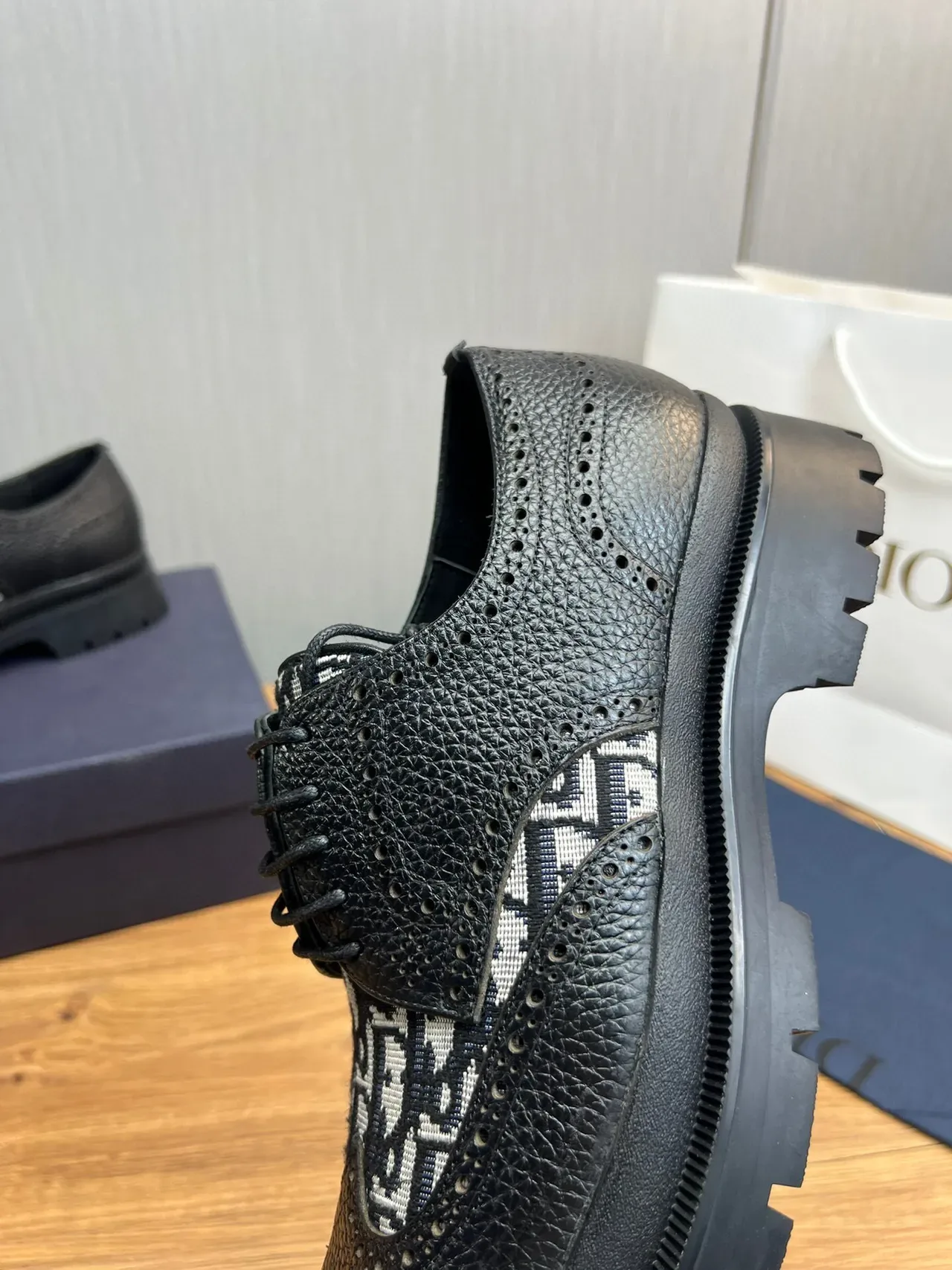 Black White Textured Pebbled Leather Perforations Brogue 8