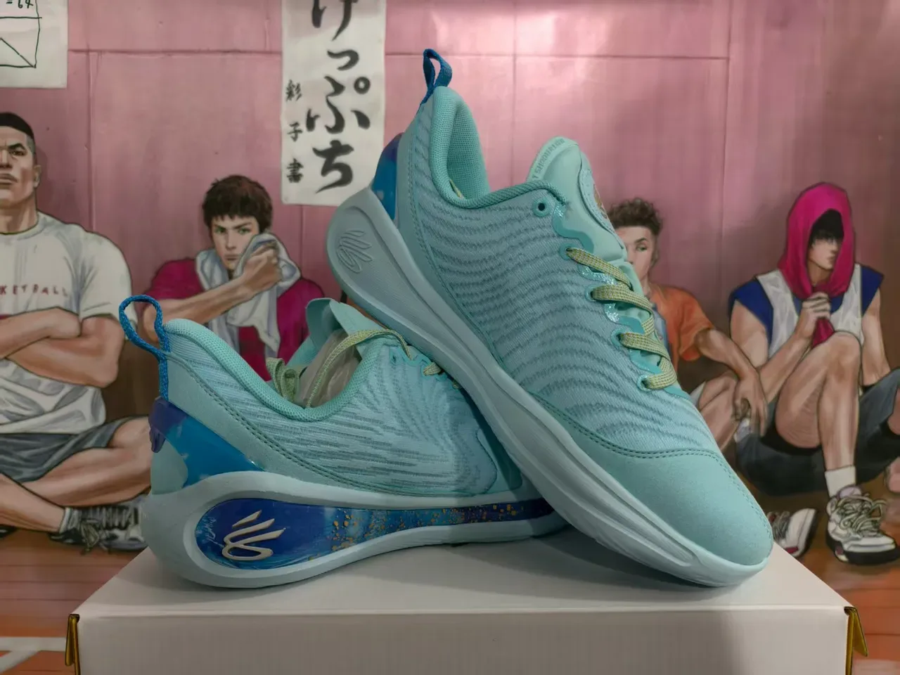 Blue Green Knit Mesh Upper Pull Tabs At Tongue And Heel Sneakers 2