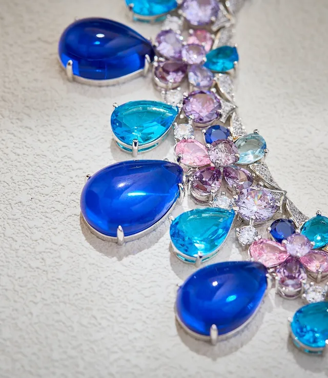 Blue Multicolor Floral Motif Teardrop-Cut Necklace 2