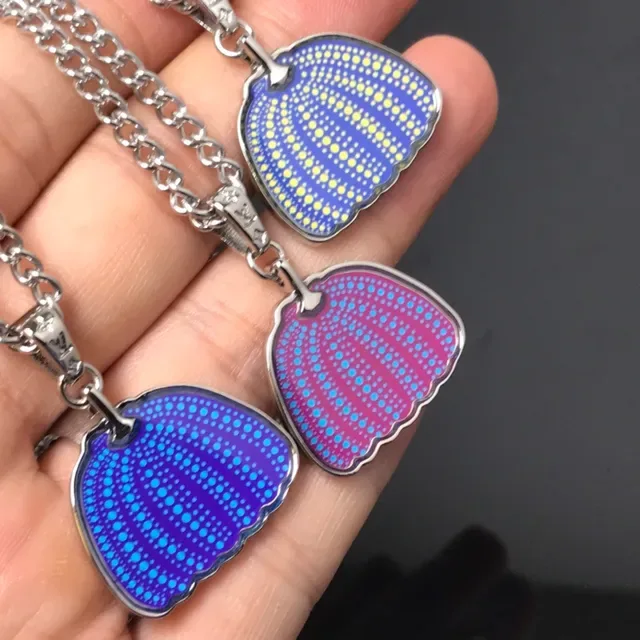 Blue Pink Shell-Shaped Enamel Pendants Gradient Color Fields Necklace 2
