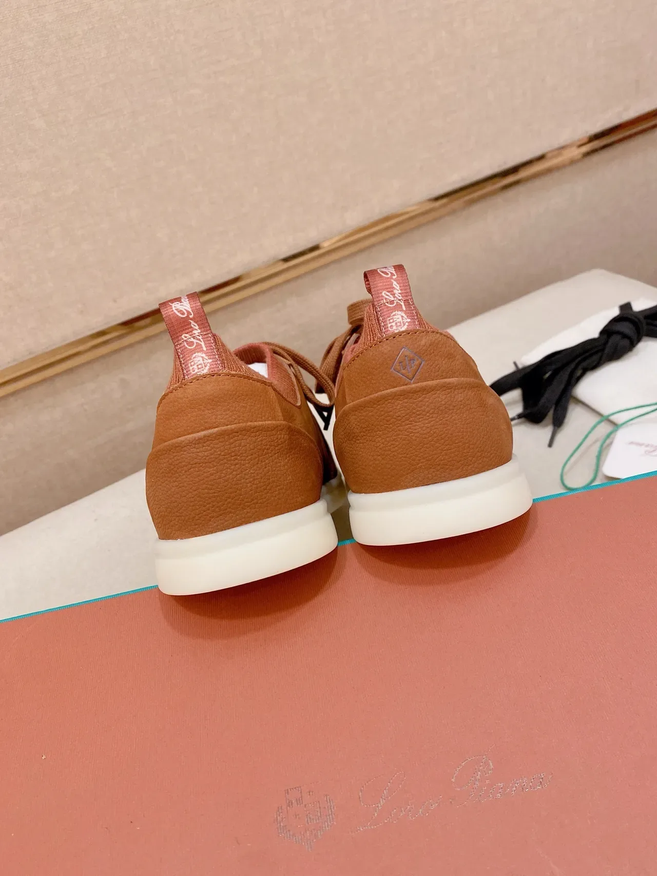 Brown Pink Low-Top Lace-Up Lifestyle Sneakers 3