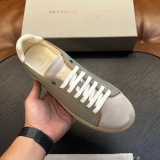 Brunello Cucinelli Sapato casual de camurça e couro cinza de bico baixo