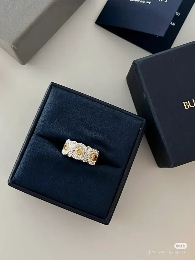 Buccellati Silver Gold Floral Motif Three-Dimensional Daisies Ring 2