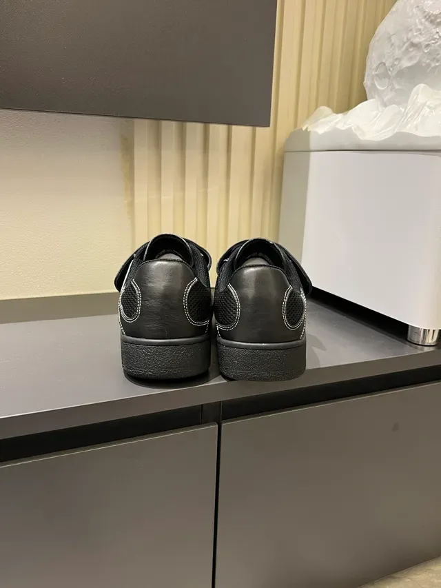 CIBERL Black and Silver Star Strap Lifestyle Sneakers 2