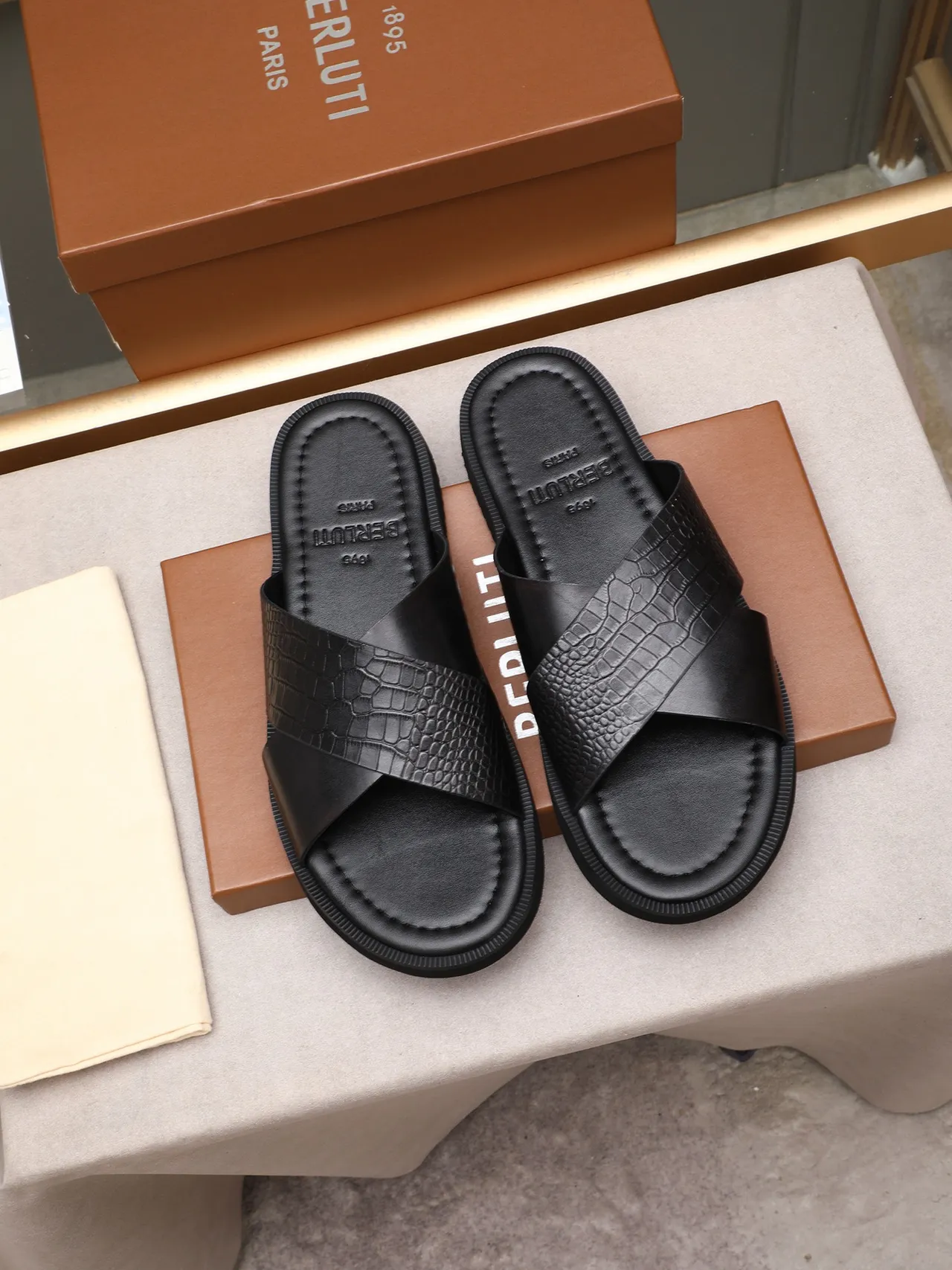 Color-Blocked Crocodile-Embossed Double-Strap Slippers 2