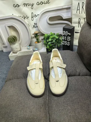 Cream Strap-Closure Lifestyle Sneakers 10