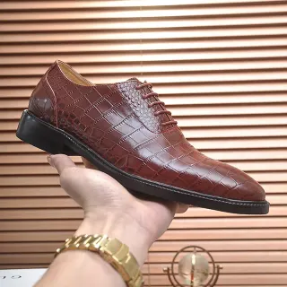 Crocodile-Embossed Brown Oxford Shoes