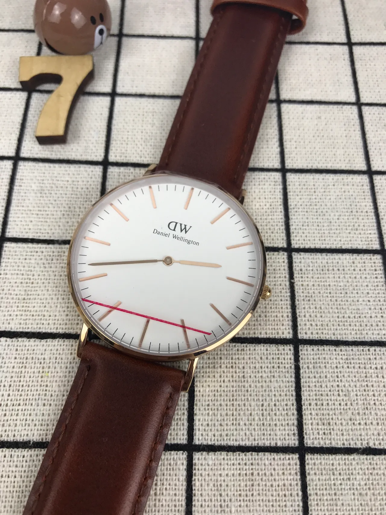 Daniel Wellington Classic Minimalist Brown Leather Strap Quartz Watch 4