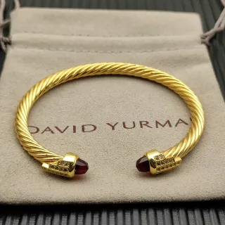 David Yurman Cable Classic سوار ذهبي بحجر أحمر ملتوي مقطع الوجه نهايات