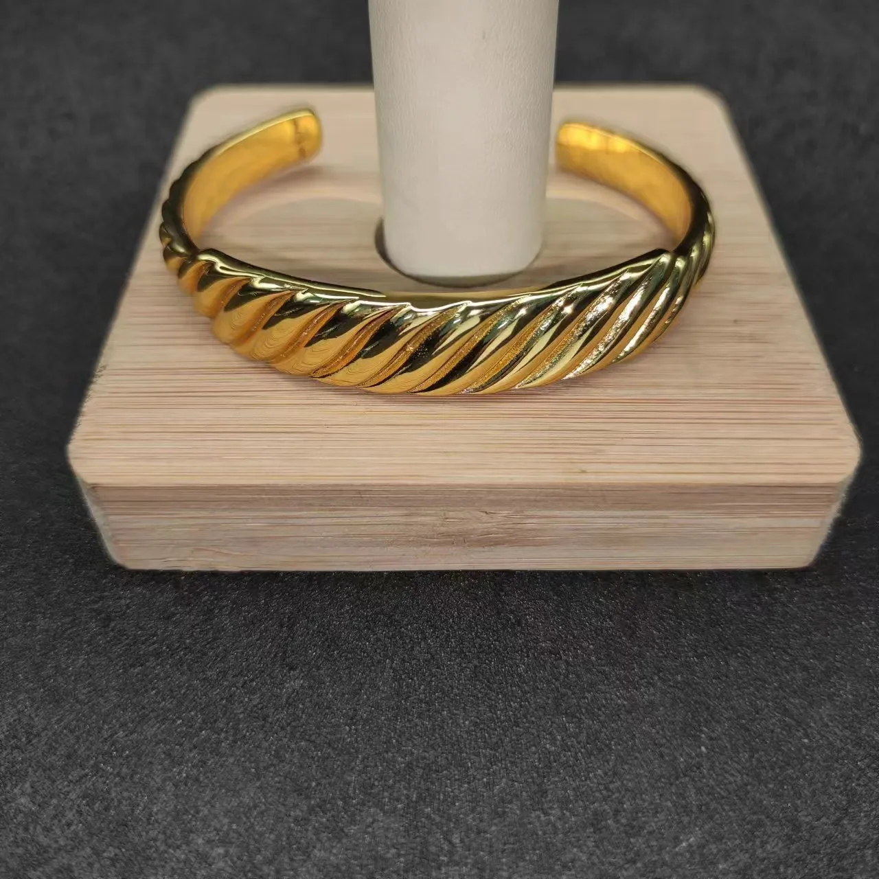 David Yurman Cable Twisted Rope Scalloped Edge Gold-Tone Open Cuff Bracelet 7