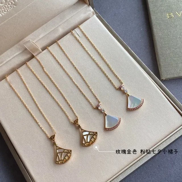 Divas’ Dream Colar em Forma de Leque de Madre-Pérola e Gemas Rosadas 2