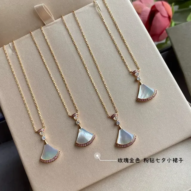 Divas’ Dream Colar em Forma de Leque de Madre-Pérola e Gemas Rosadas 9