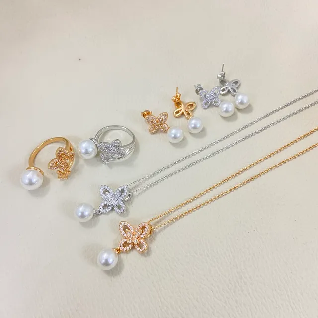 Dual-Tone Floral Pavé Pearl Pendant Necklaces 2