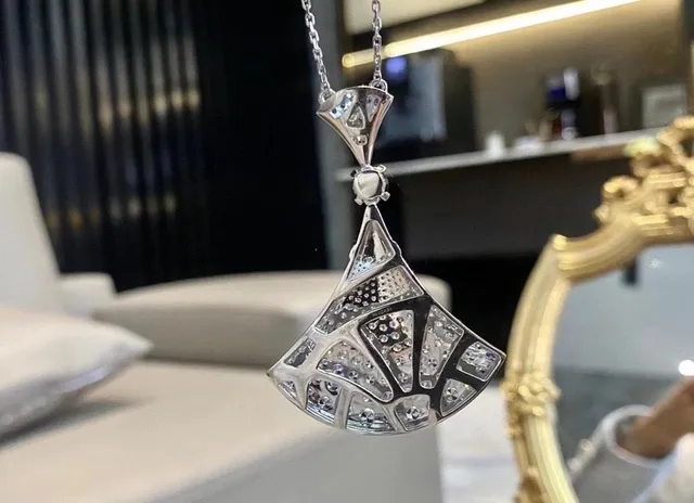 Fan-Shaped Gradient Blue Sapphire and Pavé Diamond Pendant Necklace 3
