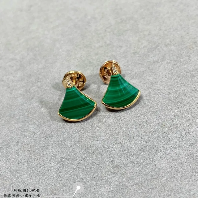 Fan-Shaped Malachite and Mother-of-Pearl Gold-Tone Stud Earrings 5