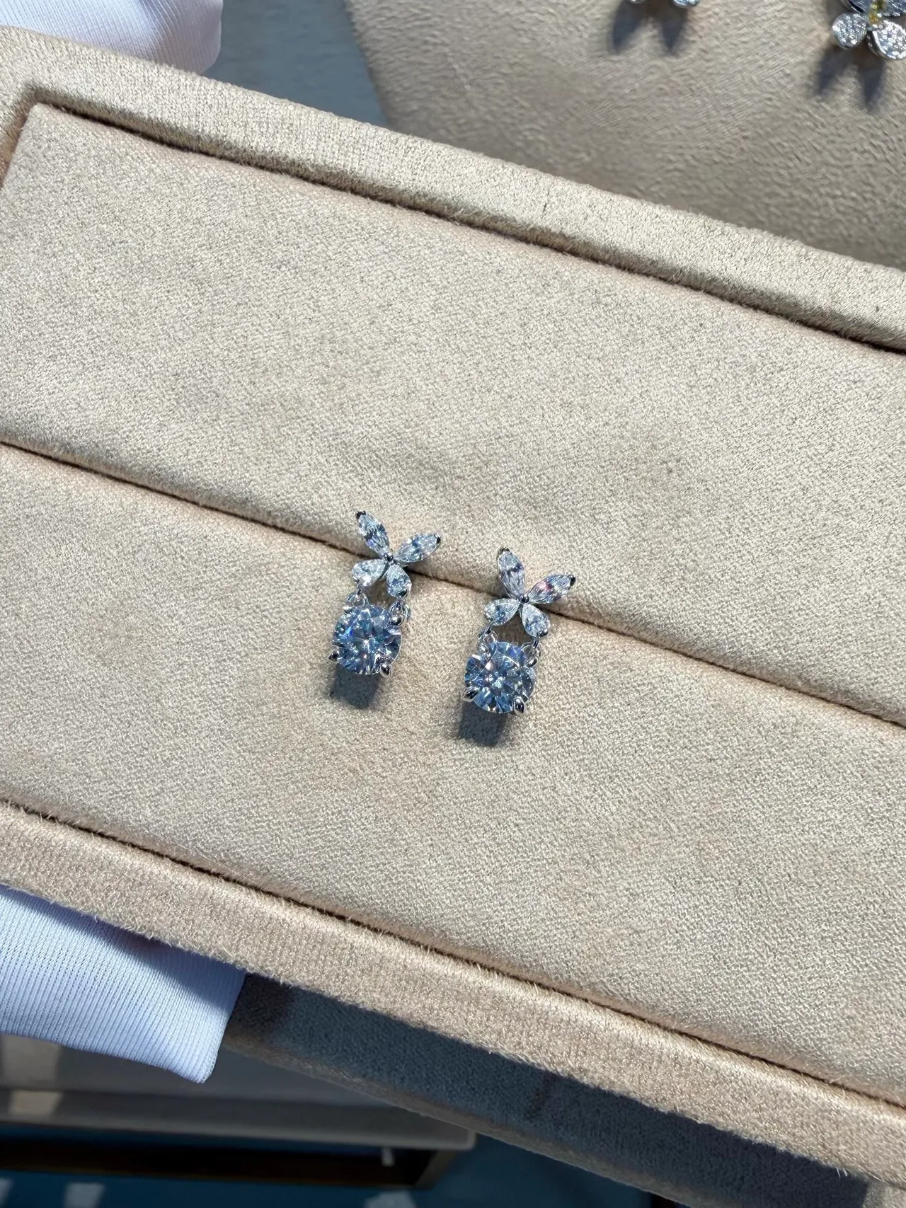 Floral Motif Marquise-and-Round Drop Earrings 3