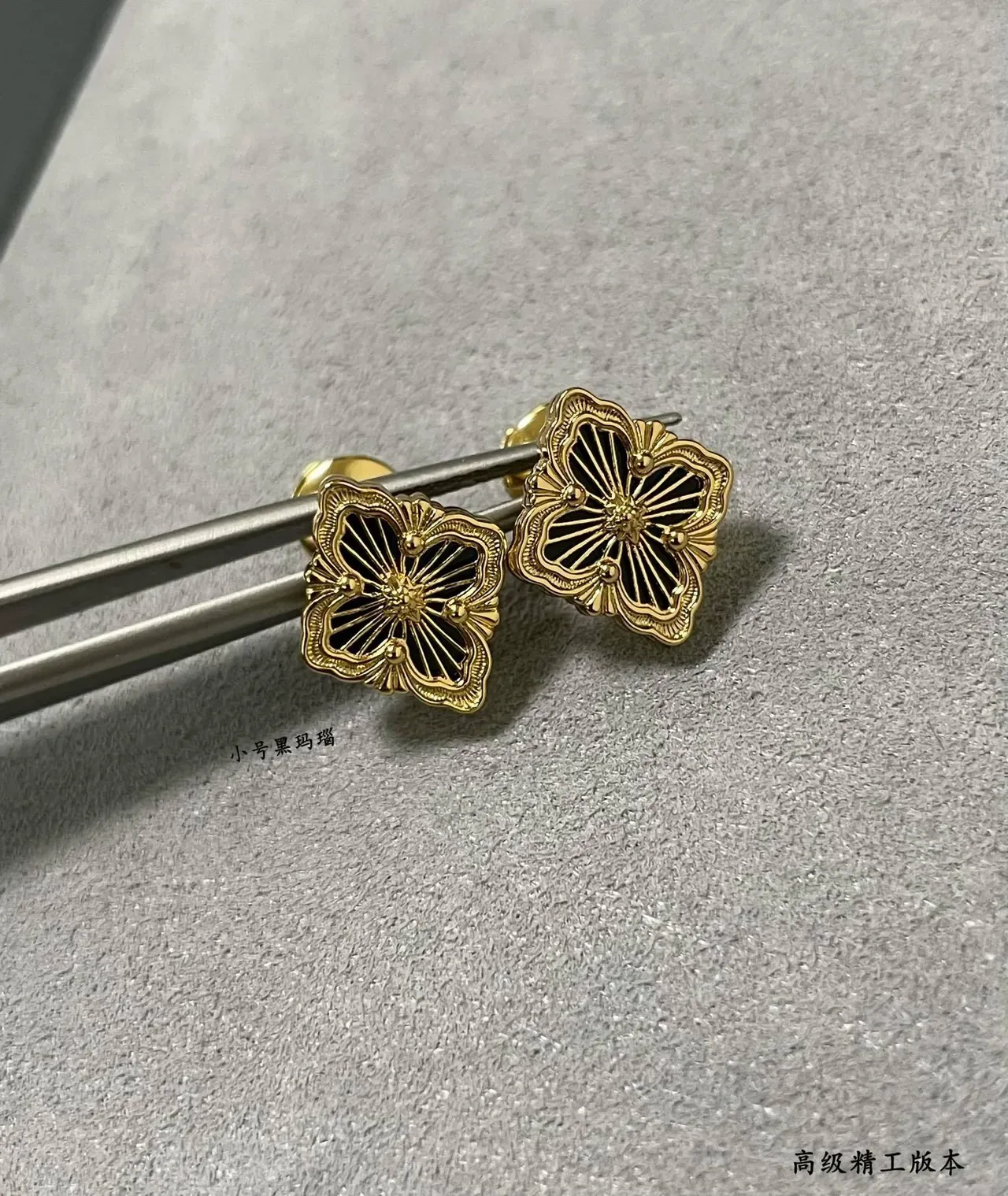 Floral Quatrefoil Black Inlay Gold-Tone Stud Earrings 8