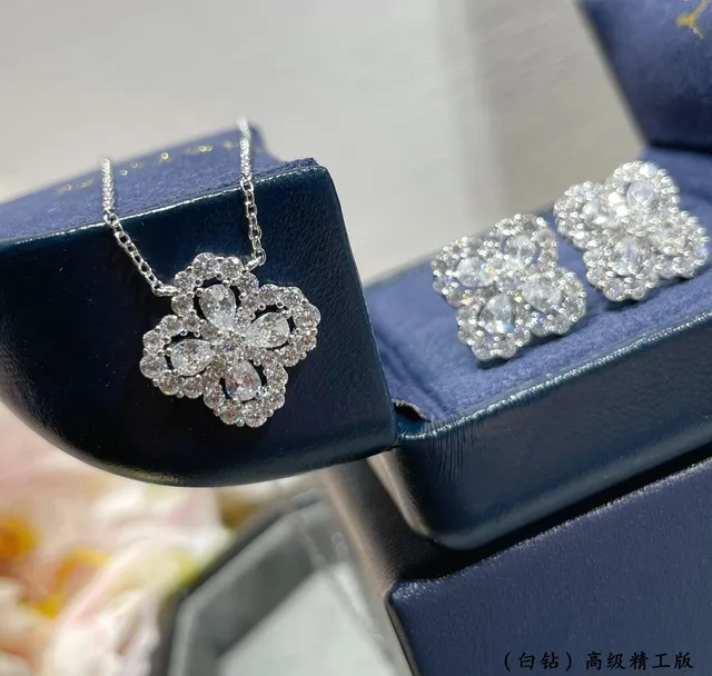 Floral Quatrefoil Pave Pendant Necklace 5