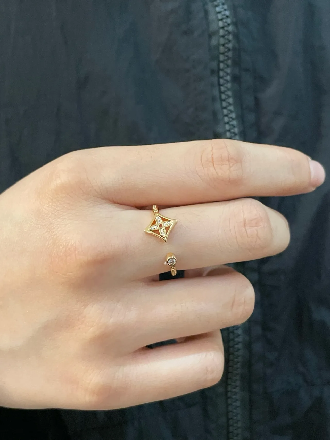 Gold and Silver Tone Diamond-Shaped Pavé Openwork Rings 9