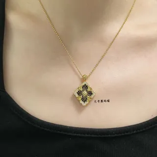 金黑色花边四叶形轮廓吊坠项链