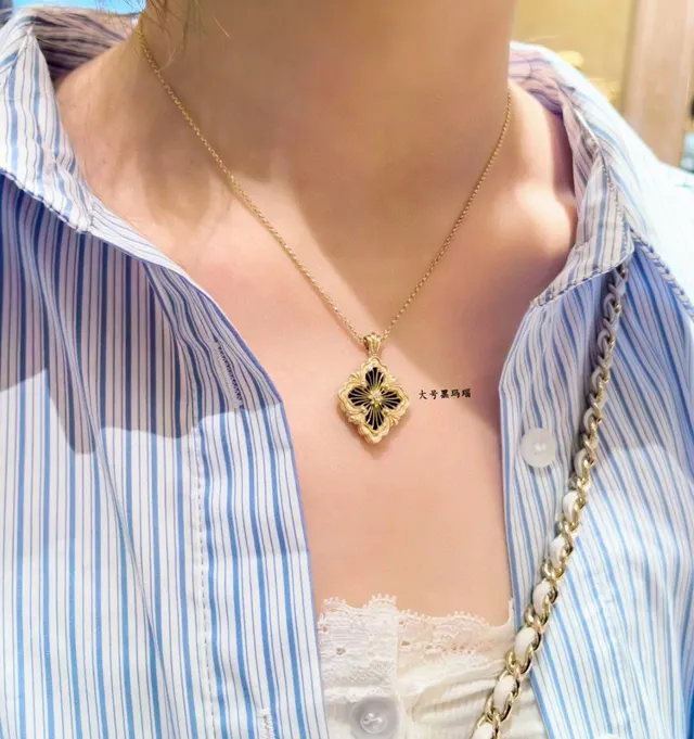 Gold Black Filigree Pendant Quatrefoil Silhouette Necklace 9