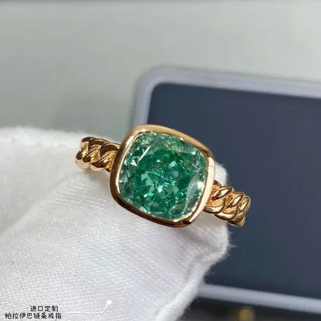 Gold Chain-Link Band Cushion-Cut Green Gemstone Statement Ring 2