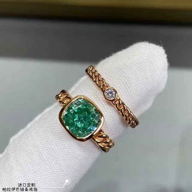 Gold Chain-Link Band Cushion-Cut Green Gemstone Statement Ring 6