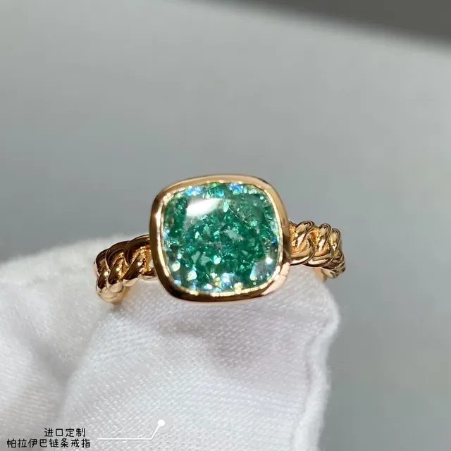 Gold Chain-Link Band Cushion-Cut Green Gemstone Statement Ring 7