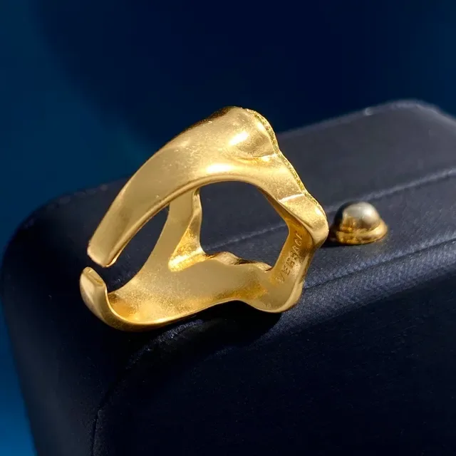 Gold Pink Metal Greek Key Engraved Band Ring 4