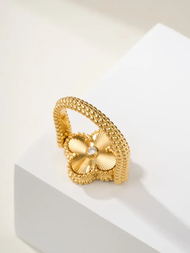 Gold Red Clover-Shaped Enamel Inlay Beaded Band Ring 3