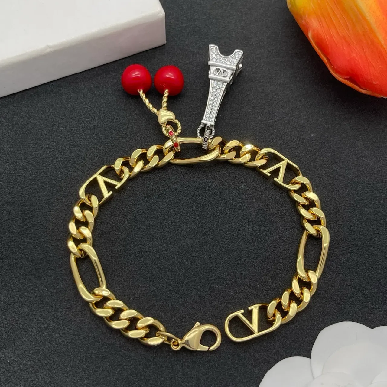 Gold Red Curb Chain V-Logo Link Motif Bracelet 4