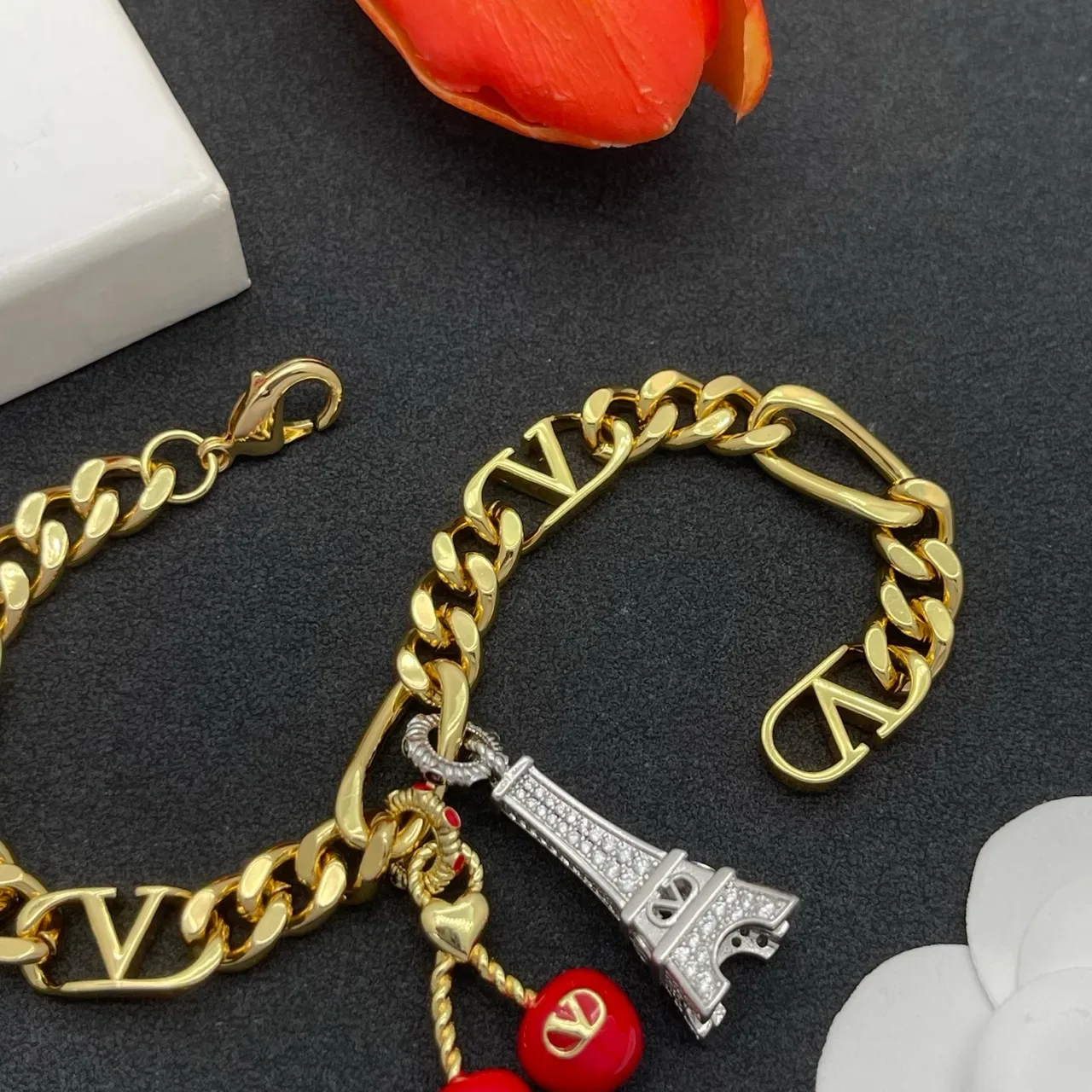 Gold Red Curb Chain V-Logo Link Motif Bracelet 5
