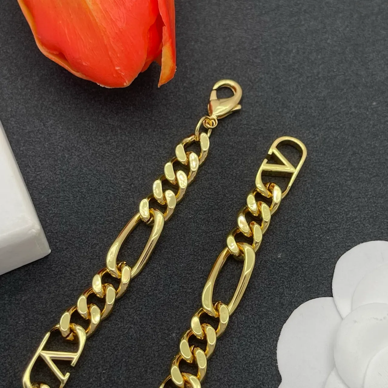 Gold Red Curb Chain V-Logo Link Motif Bracelet 6