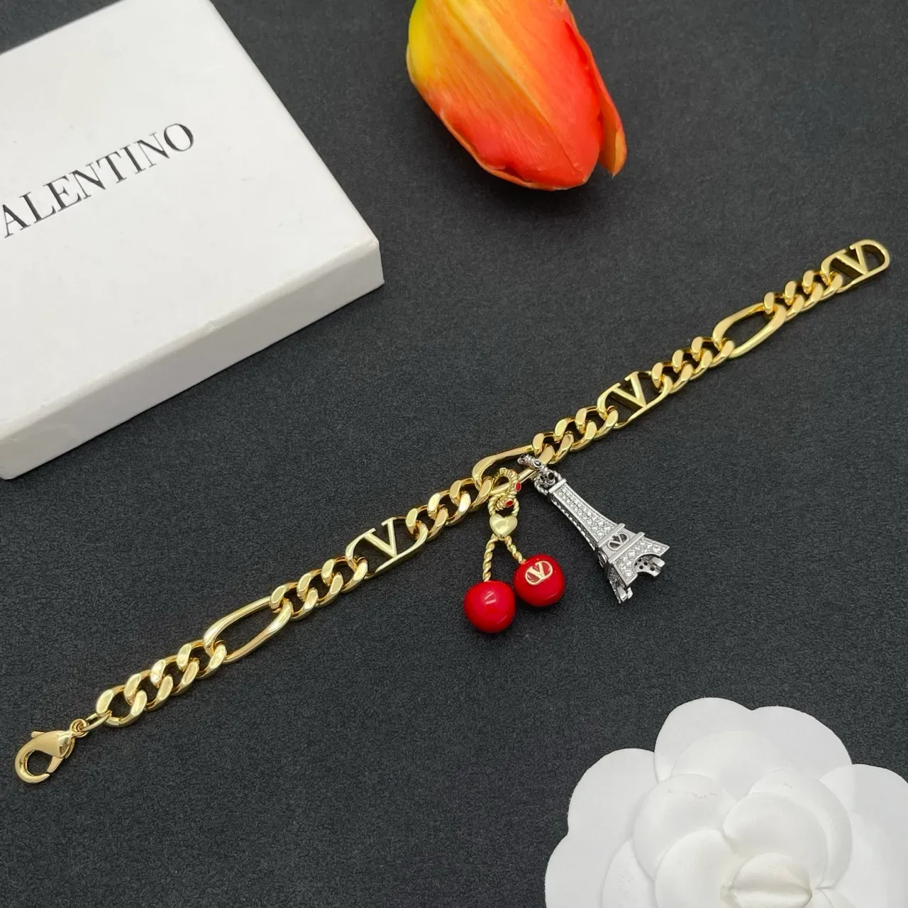 Gold Red Curb Chain V-Logo Link Motif Bracelet 8