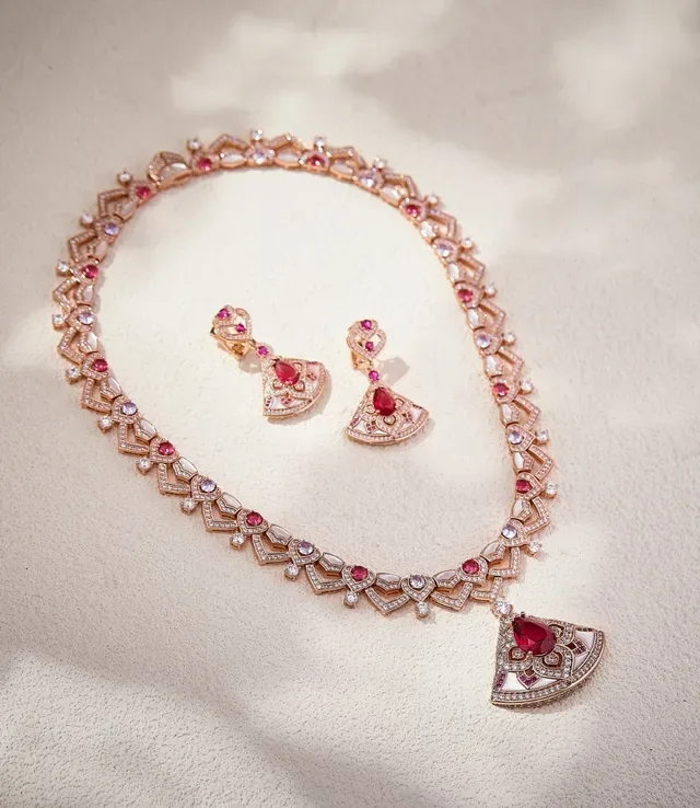 Gold Red Geometric Link Chain Pavé-Set Diamonds Necklace 5