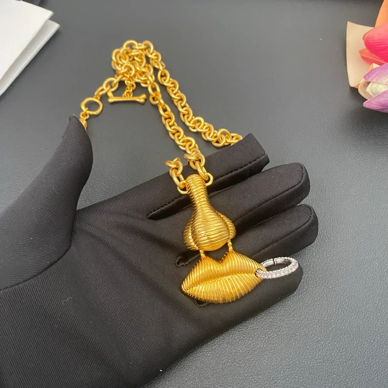 Gold Silver Curb-Link Chain Sculpted Ribbed Pendant Necklace 4