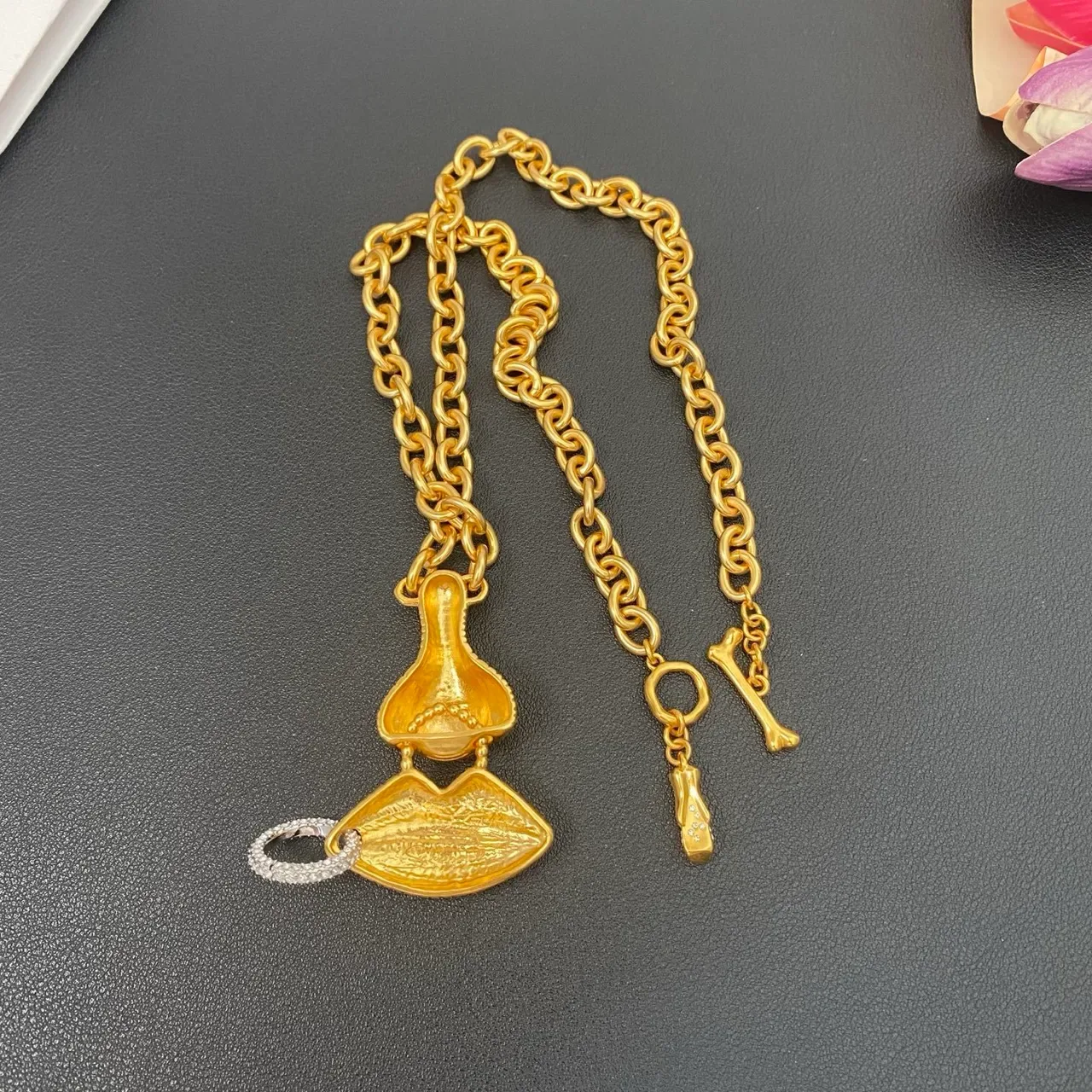 Gold Silver Curb-Link Chain Sculpted Ribbed Pendant Necklace 6