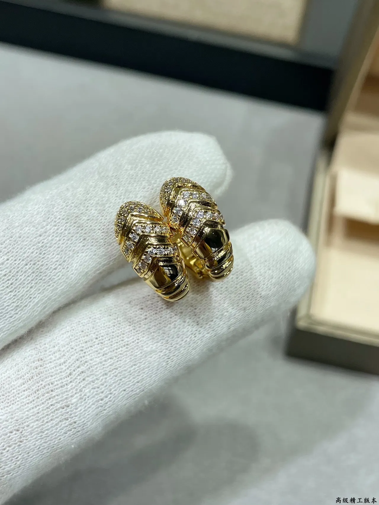 Gold Silver Textured Band Pavé-Set Stones Earrings 3