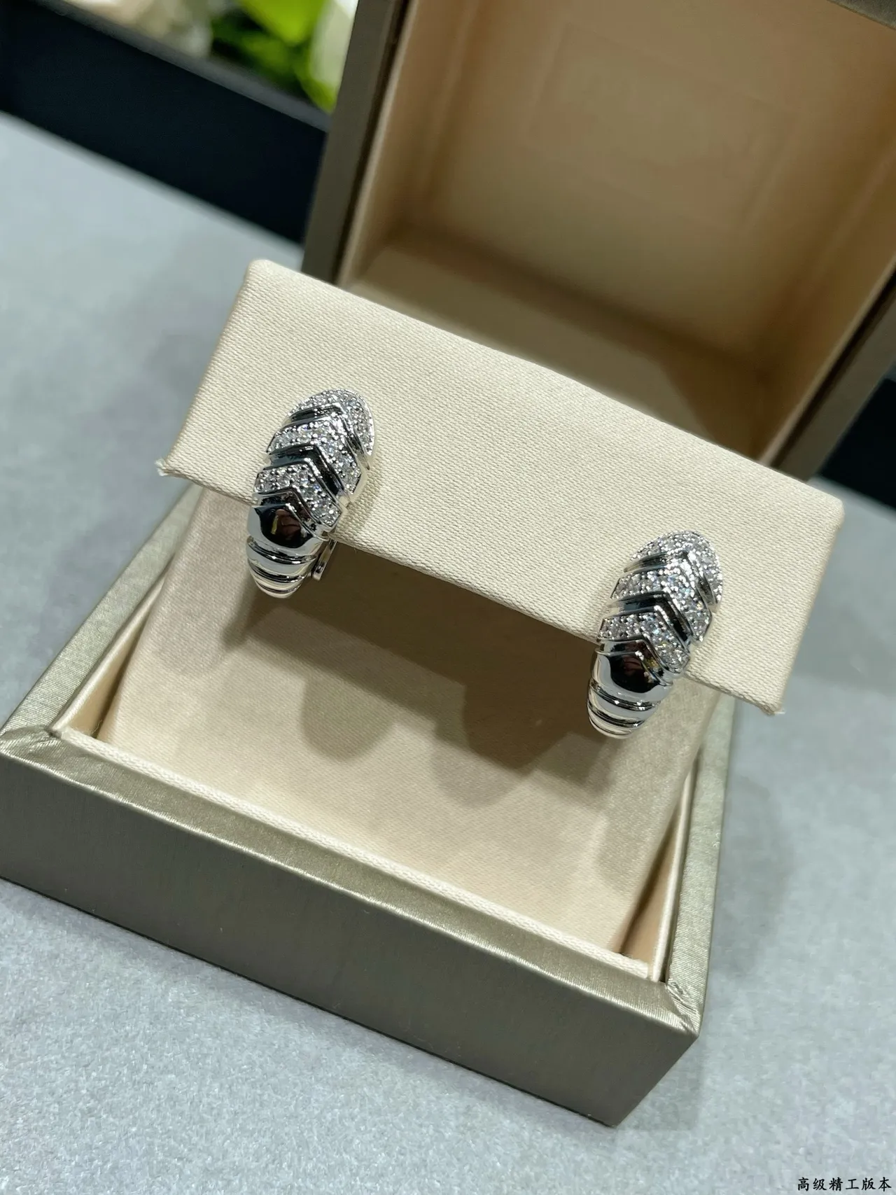 Gold Silver Textured Band Pavé-Set Stones Earrings 7