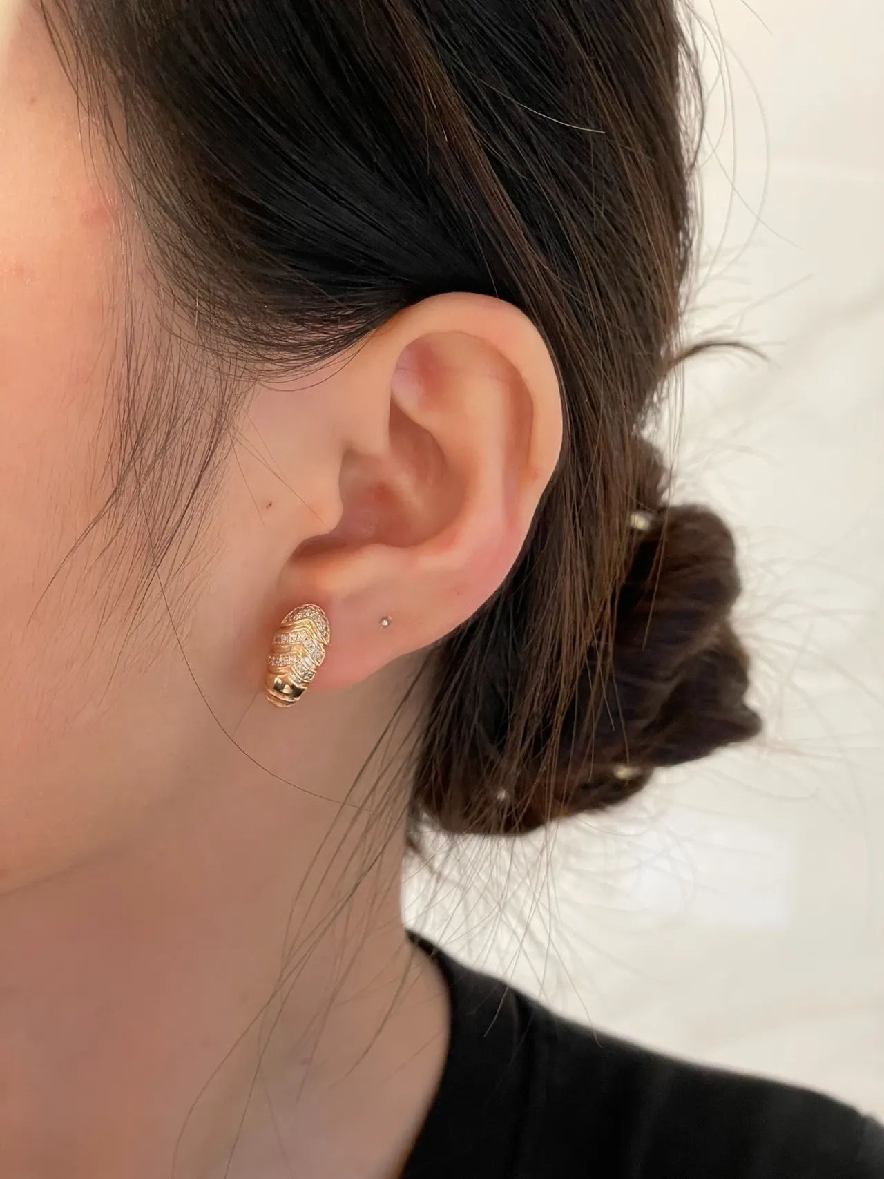 Gold Silver Textured Band Pavé-Set Stones Earrings 9